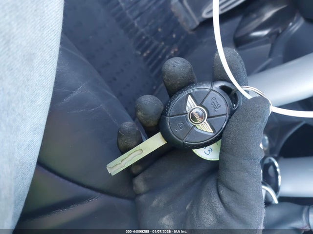 2006 MINI COOPER S WMWRE33566TJ35179 Photo 10
