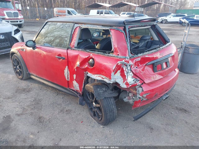 2006 MINI COOPER S WMWRE33566TJ35179 Photo 2