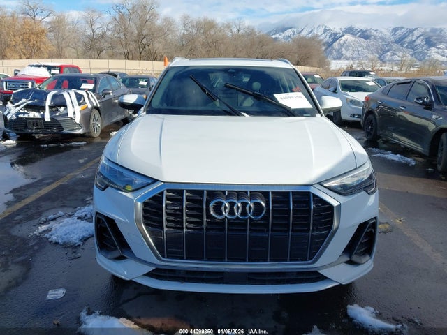 2021 Audi Q3 Premium 45 Tfsi S Line Quattro Tiptronic მანქანა იყიდება აუქციონზე, vin: WA1DECF36M1100233, აუქციონის ნომერი: 44099350