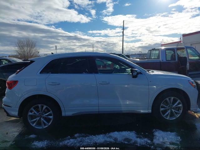 2021 Audi Q3 Premium 45 Tfsi S Line Quattro Tiptronic მანქანა იყიდება აუქციონზე, vin: WA1DECF36M1100233, აუქციონის ნომერი: 44099350