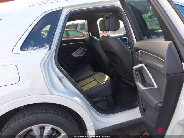 2021 Audi Q3 Premium 45 Tfsi S Line Quattro Tiptronic მანქანა იყიდება აუქციონზე, vin: WA1DECF36M1100233, აუქციონის ნომერი: 44099350