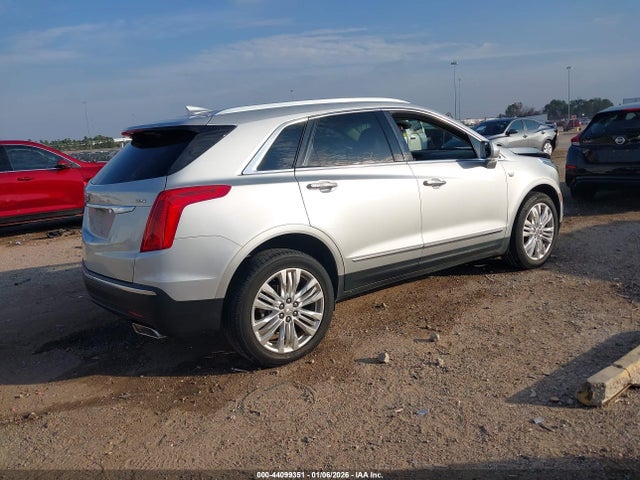 2018 CADILLAC XT5 1GYKNERS1JZ213977 Photo 3