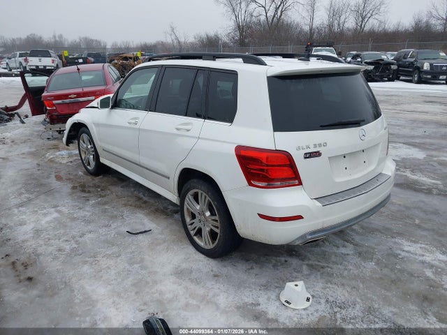2015 MERCEDES-BENZ GLK 350 WDCGG8JB3FG400766 Photo 2
