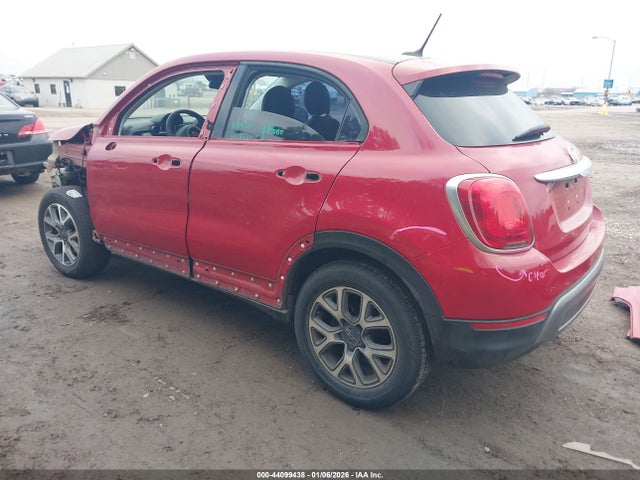 2016 FIAT 500X ZFBCFYCT0GP335509 Photo 2