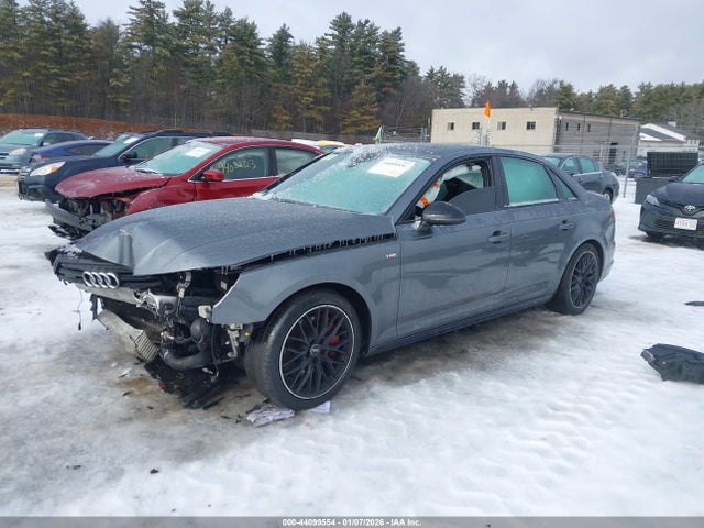 2018 AUDI A4 WAUENAF4XJN004338 Photo 1