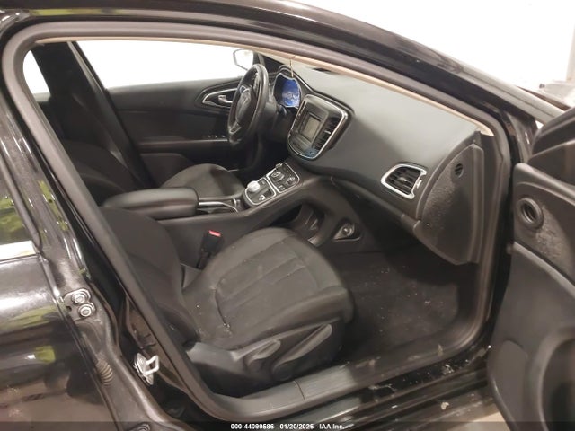 2016 Chrysler 200 Limited მანქანა იყიდება აუქციონზე, vin: 1C3CCCAB2GN181190, აუქციონის ნომერი: 44099586