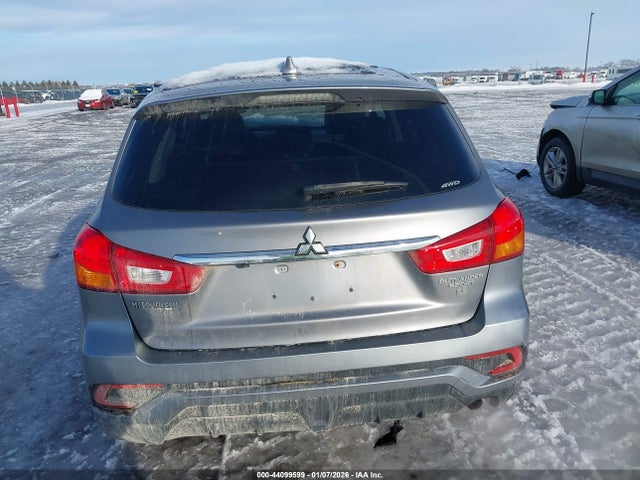 JA4AR3AWXJU013258 Mitsubishi Outlander Sport 2.4 Se