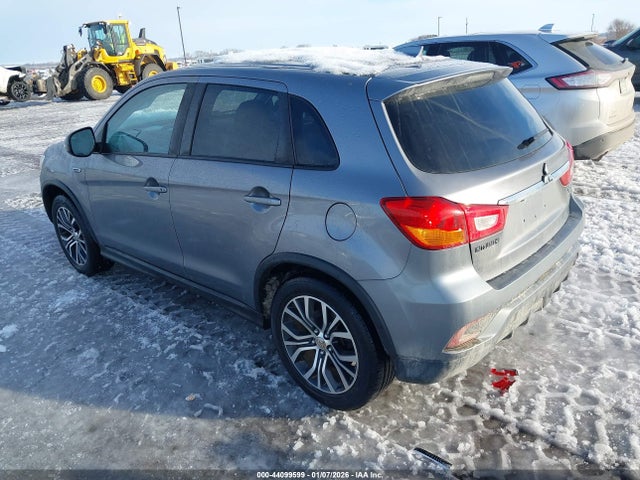 2018 MITSUBISHI OUTLANDER SPORT JA4AR3AWXJU013258 Photo 2