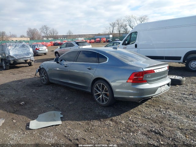 2018 VOLVO S90 LVY992MK4JP038160 Photo 2
