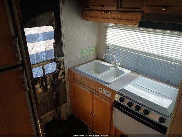 Aukcja sprzedaży 2002 Trail Lite Travel Trailer, vin: 4WY200L2921079497, numer aukcji: 44099624