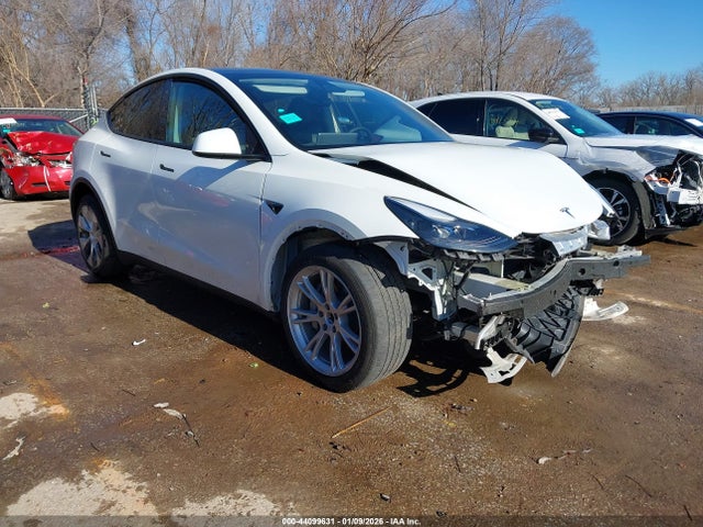 2023 TESLA MODEL Y 7SAYGDEEXPF756458 Photo 0