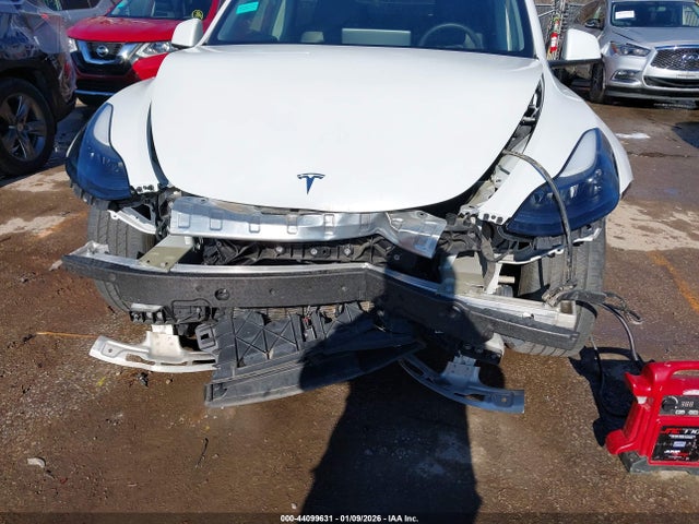 2023 TESLA MODEL Y 7SAYGDEEXPF756458 Photo 5