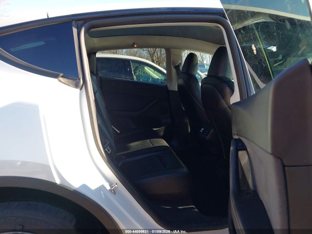 2023 TESLA MODEL Y 7SAYGDEEXPF756458 Photo 7