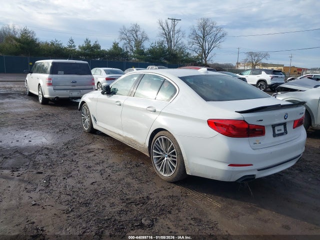 2019 BMW 540I WBAJE7C59KWW14368 Photo 2