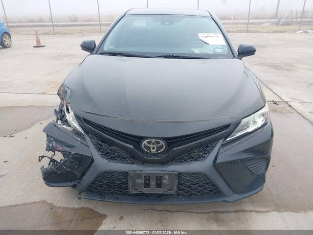 4T1B11HK2JU038935 Toyota CAMRY SE