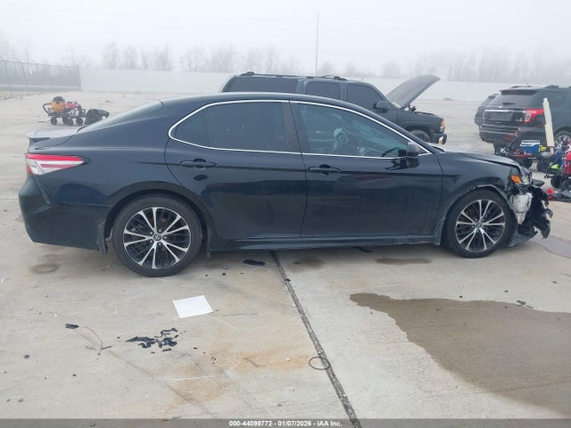 4T1B11HK2JU038935 Toyota CAMRY SE
