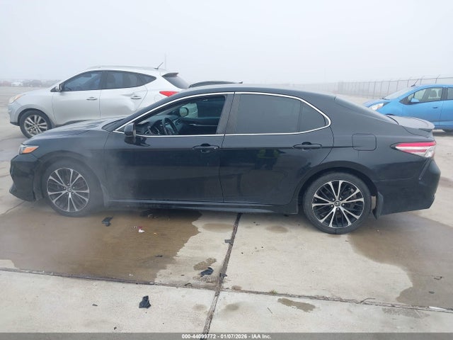 4T1B11HK2JU038935 Toyota CAMRY SE