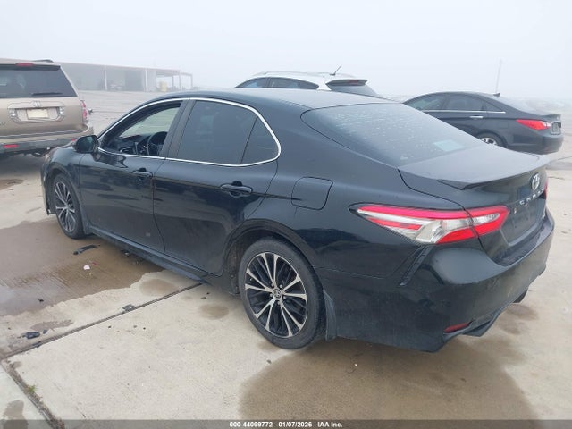 4T1B11HK2JU038935 Toyota CAMRY SE