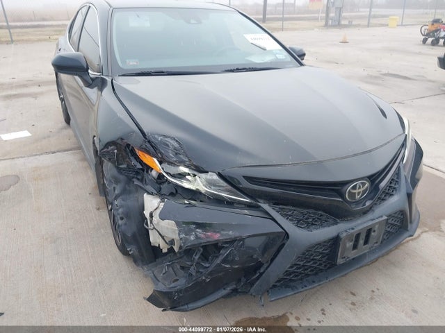 4T1B11HK2JU038935 Toyota CAMRY SE
