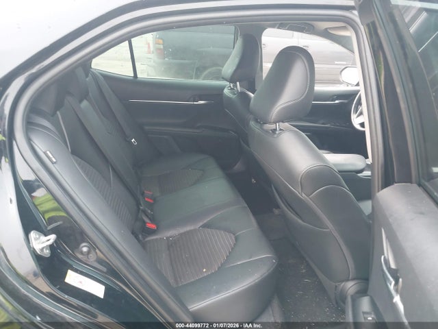 4T1B11HK2JU038935 Toyota CAMRY SE