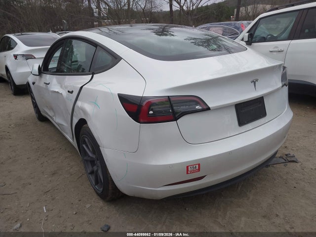44099862 :رقم المزاد ، 5YJ3E1EA7MF013678 vin ، 2021 Tesla Model 3 Standard Range Plus Rear-wheel Drive مزاد بيع