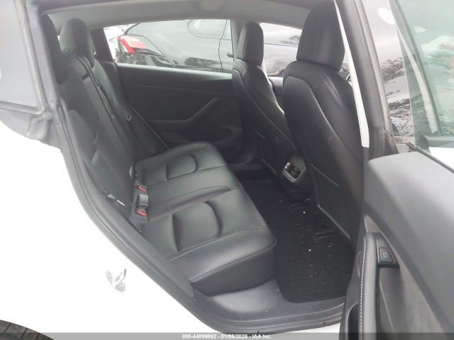 44099862 :رقم المزاد ، 5YJ3E1EA7MF013678 vin ، 2021 Tesla Model 3 Standard Range Plus Rear-wheel Drive مزاد بيع