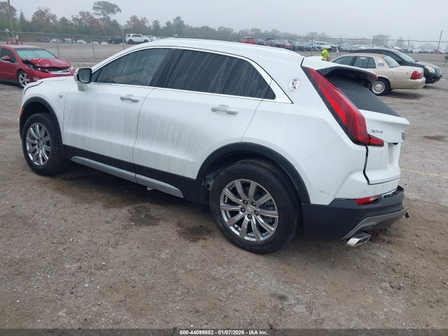 2023 CADILLAC XT4 1GYFZCR4XPF132787 Photo 2