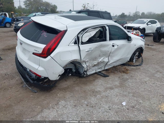 2023 CADILLAC XT4 1GYFZCR4XPF132787 Photo 3