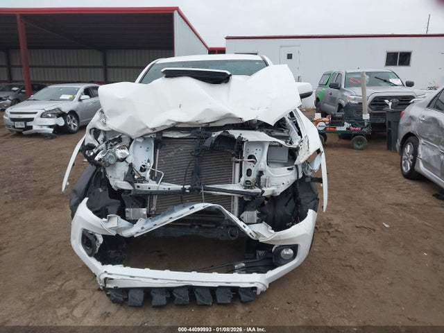 3TMCZ5AN8NM526455 Toyota Tacoma Trd Sport