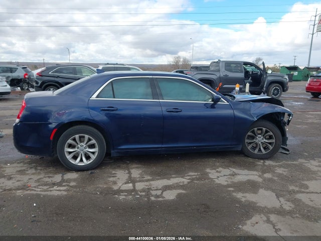 2C3CCAAG1FH743121 Chrysler 300 Limited