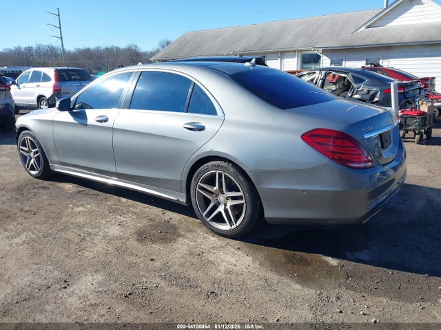 2015 MERCEDES-BENZ S 550 WDDUG8FB1FA181008 Photo 2