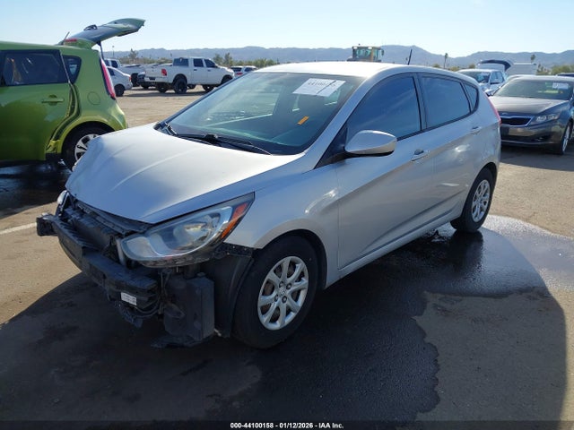Hyundai ACCENT GS 2014 KMHCT5AEXEU161737 Image 2