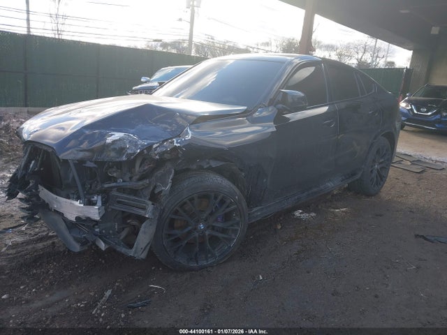 2021 BMW X6 5UXCY6C06M9F42453 Photo 1