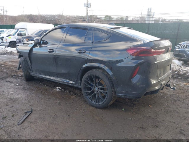 2021 BMW X6 5UXCY6C06M9F42453 Photo 2