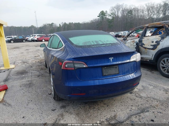 2019 TESLA MODEL 3 5YJ3E1EA7KF529858 Photo 2