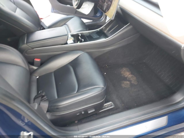 2019 TESLA MODEL 3 5YJ3E1EA7KF529858 Photo 4