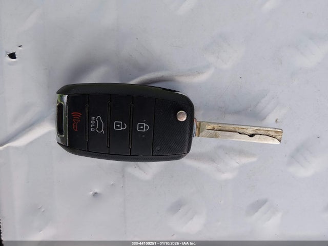 5XYPGDA55GG162061 KIA Sorento 3.3l Lx