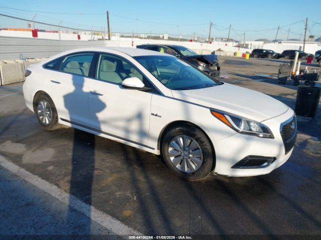 2017 HYUNDAI SONATA HYBRID KMHE24L18HA048598