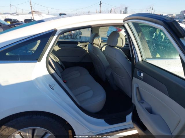 2017 HYUNDAI SONATA HYBRID KMHE24L18HA048598 Photo 7