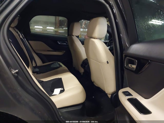 2017 JAGUAR F-PACE SADCJ2BV4HA067287 Photo 7