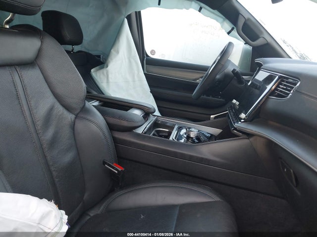 Продажа на аукционе авто 2025 Jeep Wagoneer L Series Ii 4x4, vin: 1C4SJSBP1SS511056, номер лота: 44100414