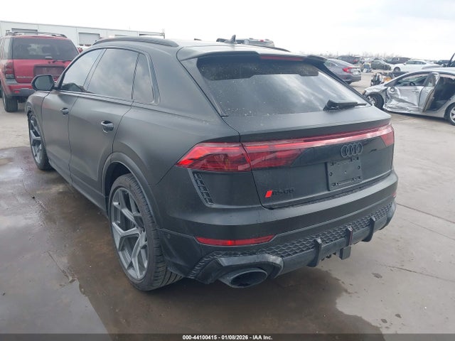 2025 AUDI RS Q8 WU1ARBF17SD035493 Photo 2