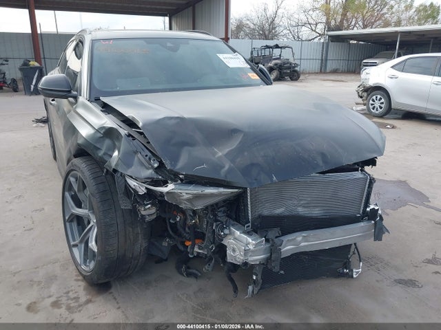 2025 AUDI RS Q8 WU1ARBF17SD035493 Photo 5