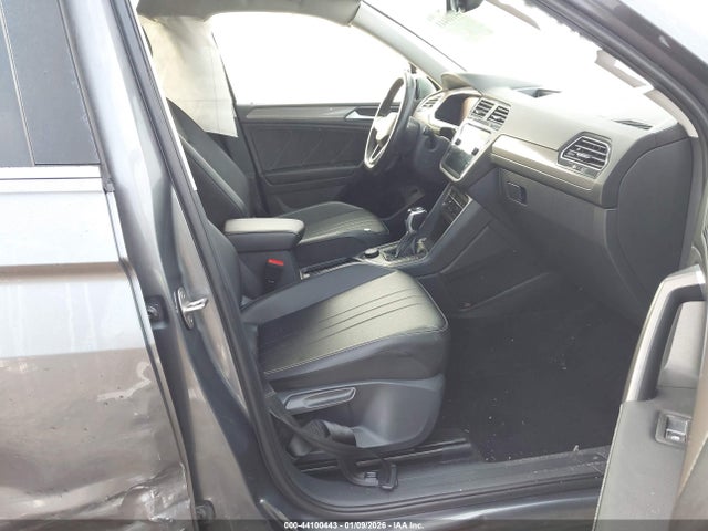Продажа на аукционе авто 2022 Volkswagen Tiguan 2.0t Se, vin: 3VV2B7AX3NM030560, номер лота: 44100443