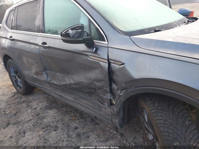 Продажа на аукционе авто 2022 Volkswagen Tiguan 2.0t Se, vin: 3VV2B7AX3NM030560, номер лота: 44100443