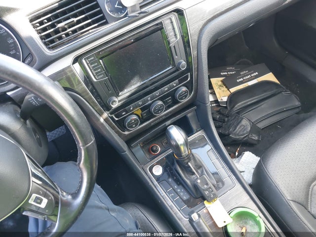 1VWGT7A34HC027765 Volkswagen Passat 1.8t Se
