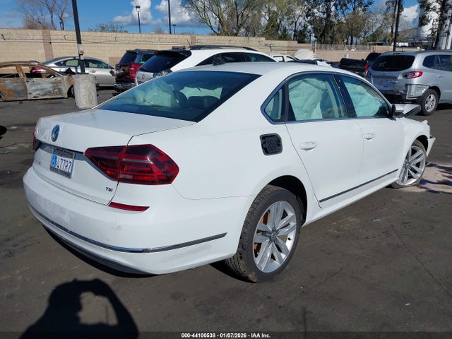 1VWGT7A34HC027765 Volkswagen Passat 1.8t Se