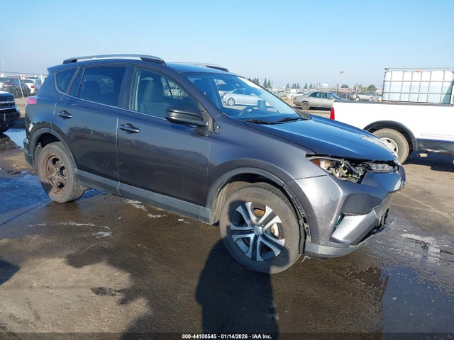 Toyota RAV4 LE 2017 JTMZFREV9HJ136695 главное изображение