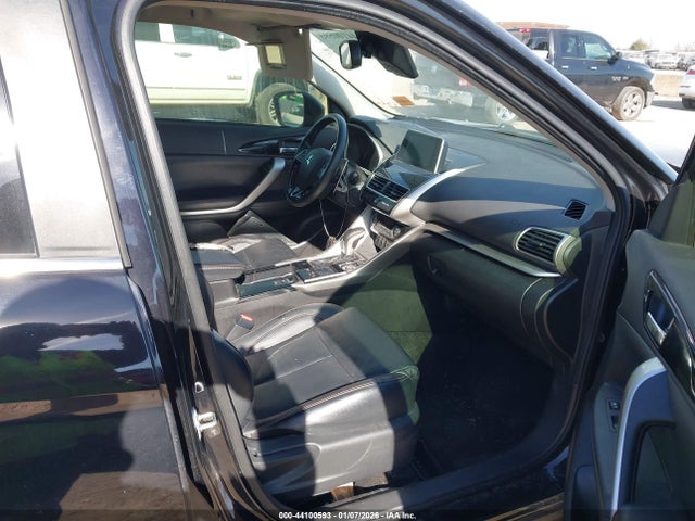 2019 MITSUBISHI ECLIPSE CROSS JA4AT5AAXKZ024671 Photo 4