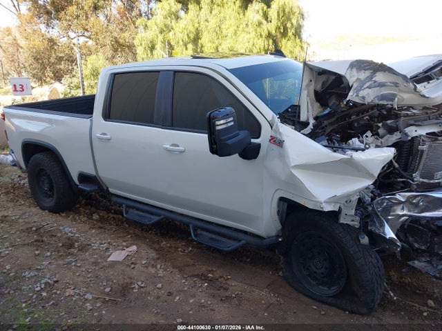 2GC4YNEY4N1207041 Chevrolet Silverado 2500hd 4wd Standard Bed Lt